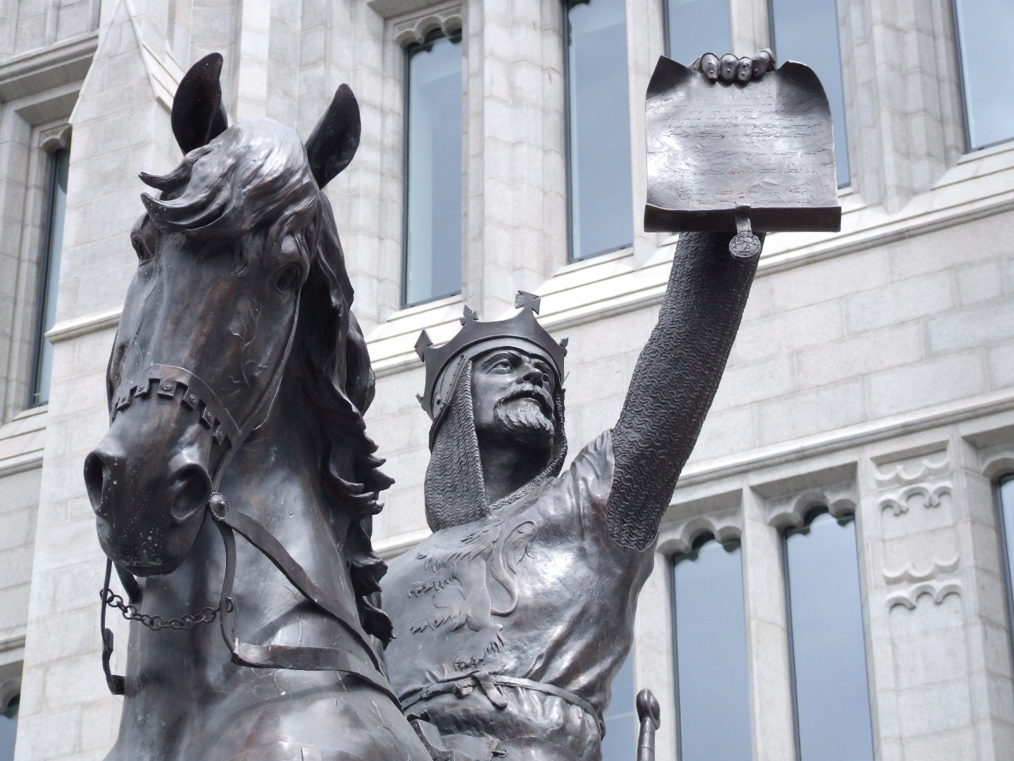 A statue of Robert the Bruce in front of Marischal College, Aberdeen